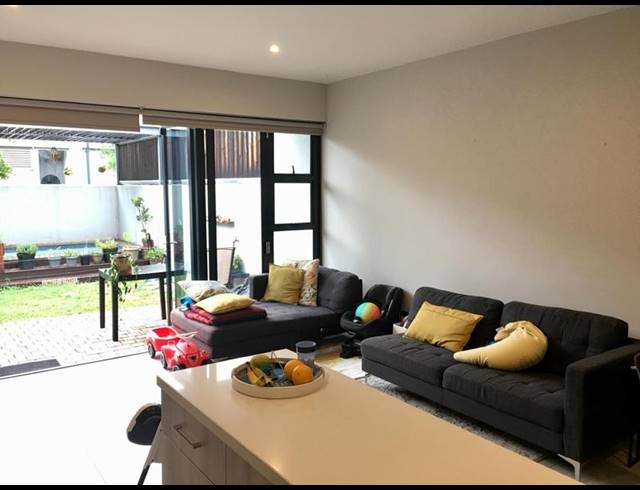 2 BEDROOM PROPERTY TO RENT IN MENLO PARK